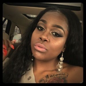 Meet your Posher, Kelley